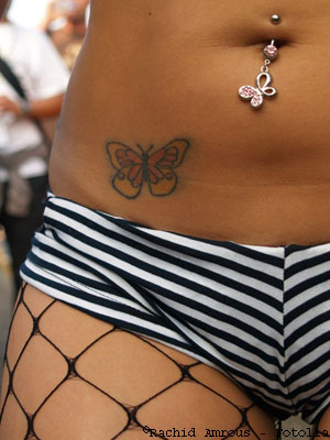 Piercing: vus etes pur u cntre???AlrS LeS Me KeL LiNgErIe aIm Vs viR SuR LeS iLlEs?? es string, port jartelle...